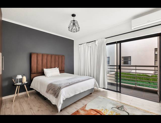 3 BEDROOM TOWNHOUSE FOR SALE IN DUNKELD WEST